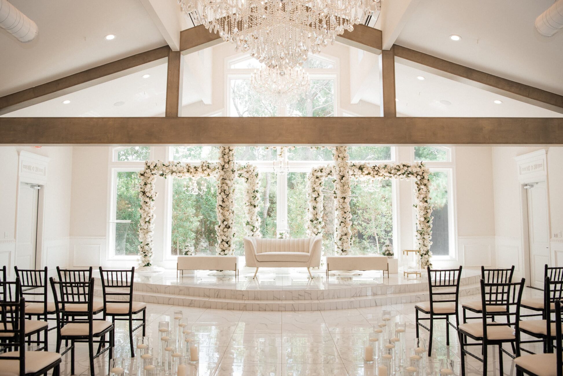 Sandlewood manor ceremony white roses