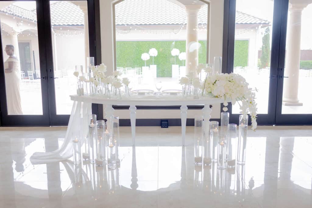 modern white sweetheart table