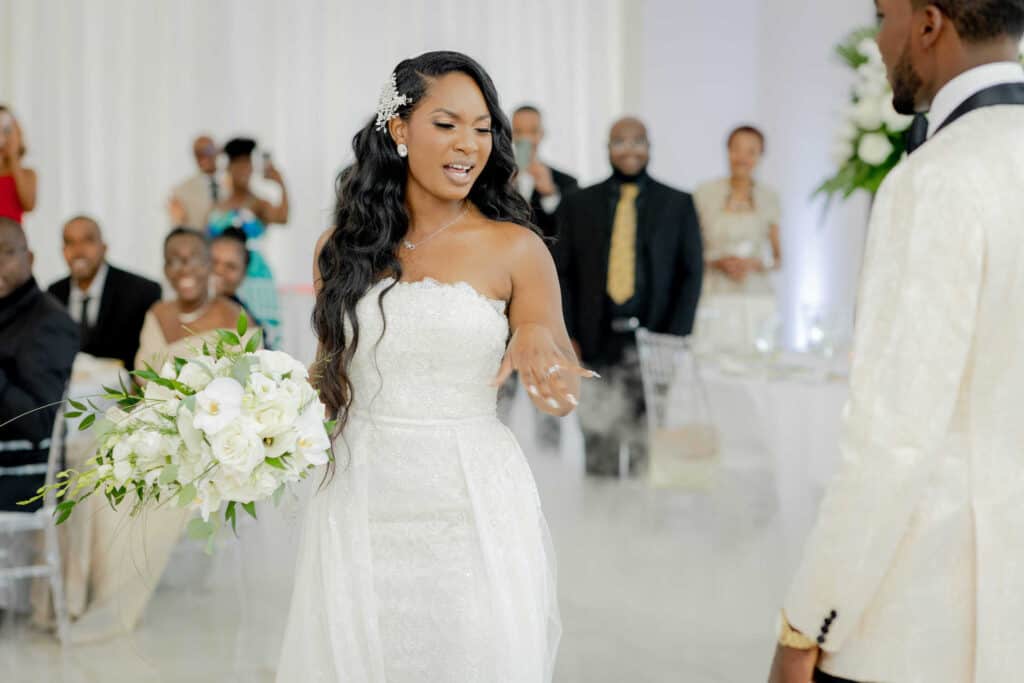 munaluchi bride tropical wedding