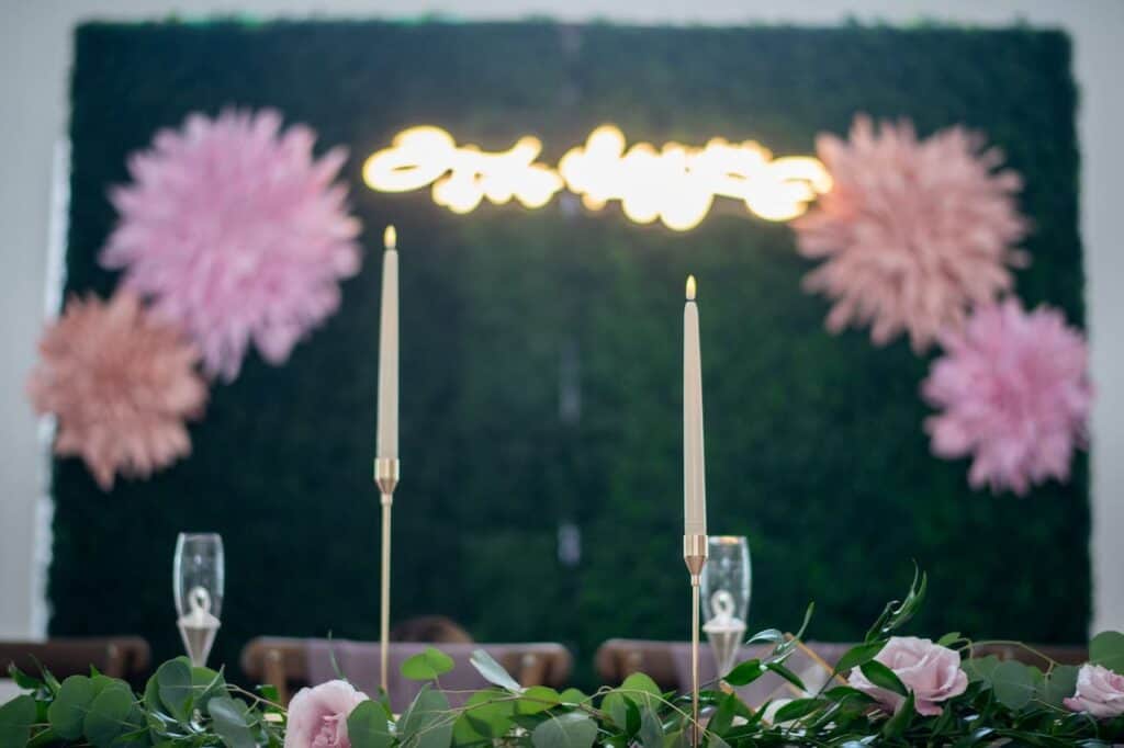 sweetheart table decor