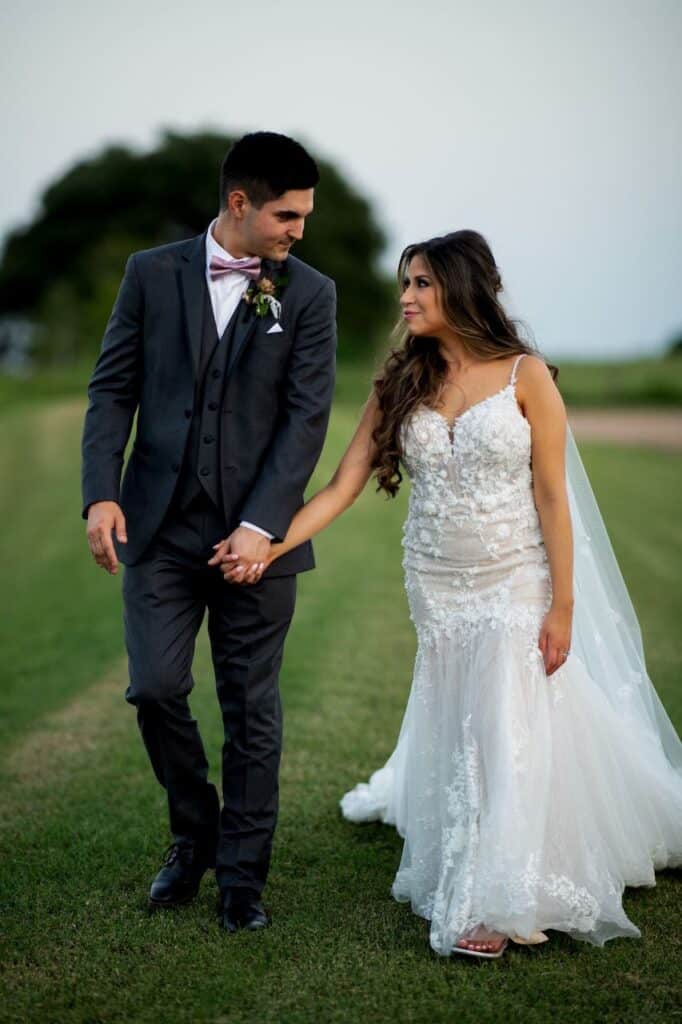 bride and groom picture