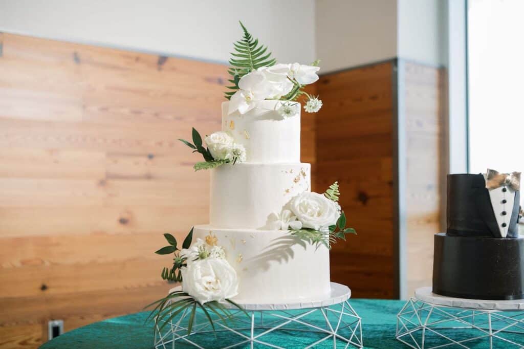 tropical modern weding cake