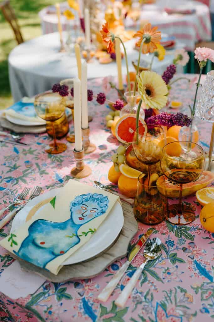 Garden wedding editorial at Sandlewood Manor with vintage cars and colorful tablescapes, designed by Épris Events – photo by Alecca Synclair Photography