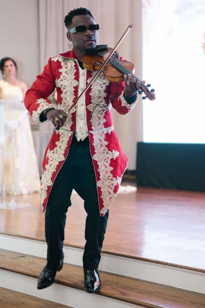 Blue and white garden tea party fundraiser at the Junior League of Houston designed by Épris Events – photo by Blanca Perez