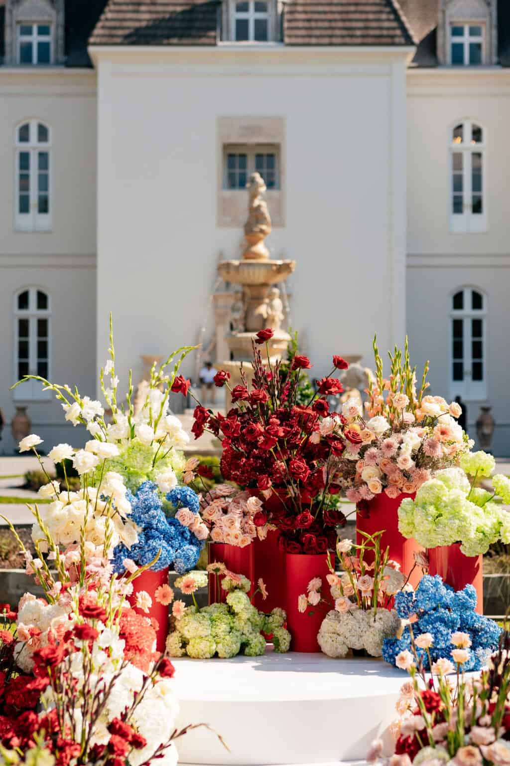 Ceremony florals at Chateau Nouvelle in Houston designed by Épris Events